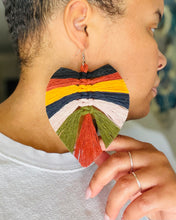Load image into Gallery viewer, Macrame Earrings
